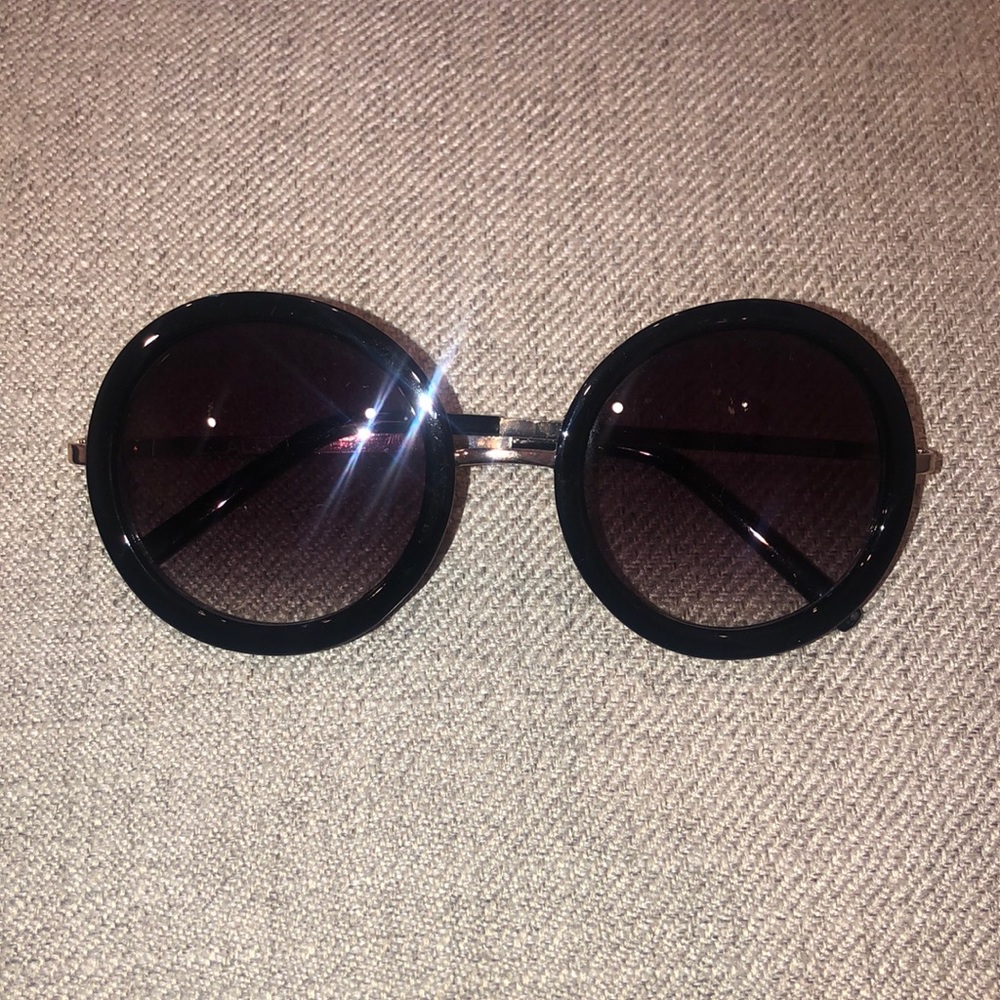 Round sunglasses